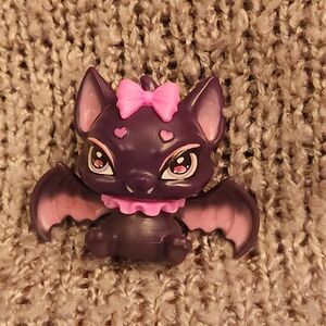 Monster High Draculaura G3 1.5" Pet Count Fabulous Cat Bat (From HHK51 Or HNF92)